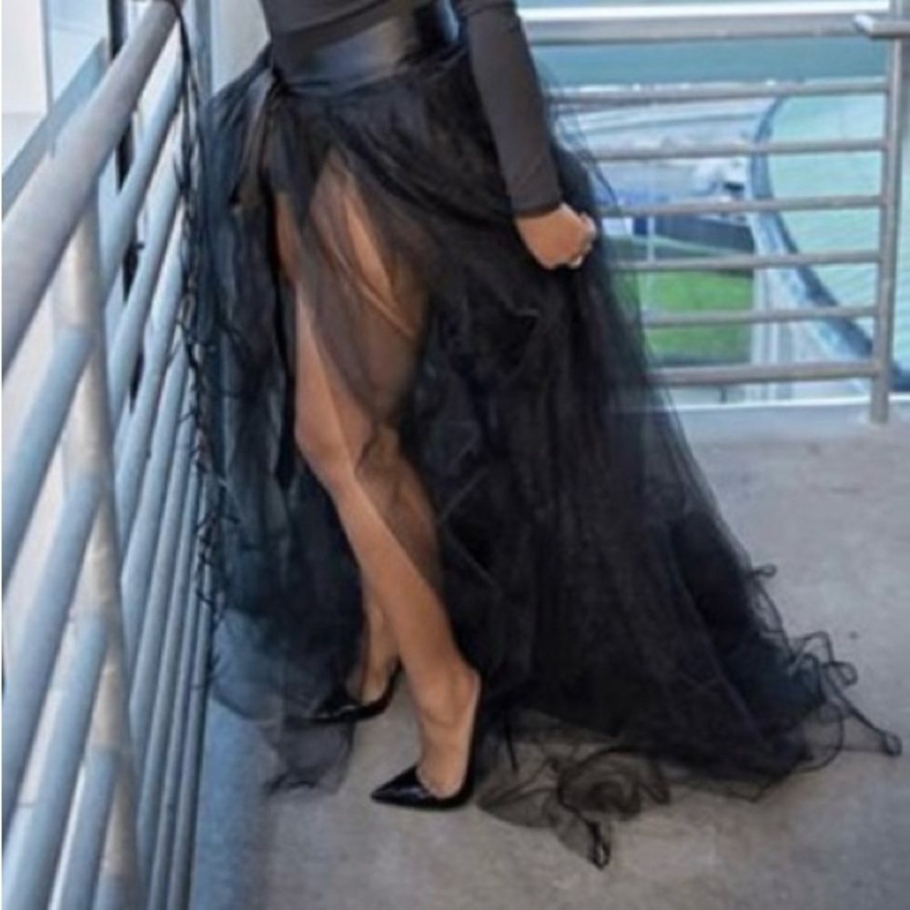 Elegant Black Tulle Skirt